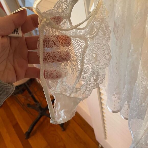IN BLOOM | white bridal lingerie and robe combo M NWT - Picture 16 of 16